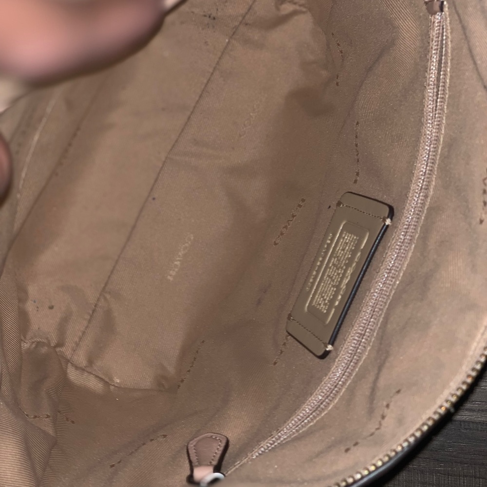 Crossbody - Picture 4 of 6